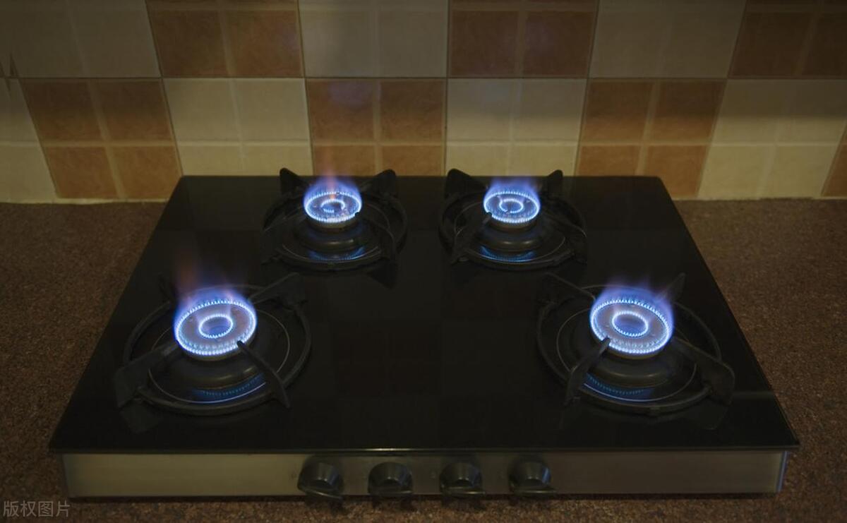 为什么很多人都开始嫌弃“燃气灶”？看完才知道，他们是真聪明