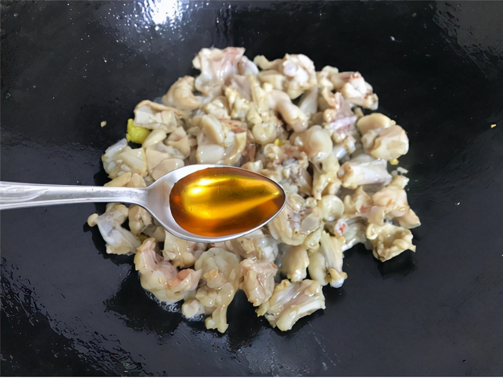 第一次吃牛蛙要注意什么,牛蛙怎样做肉质才紧实