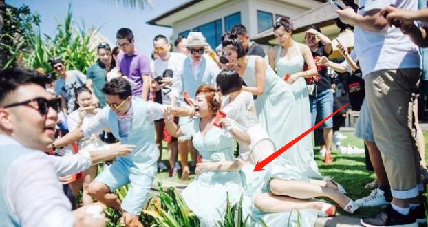 24年来守护着4个兄妹,最后却一个都留不住,何炅老了,都结束了