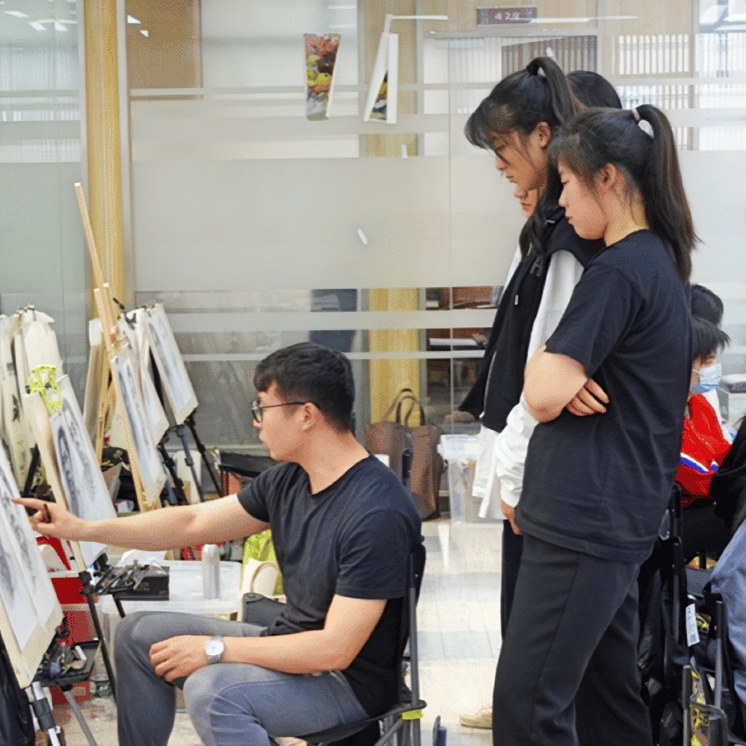 体育创新展示,体育特色课程开发与实施心得体会