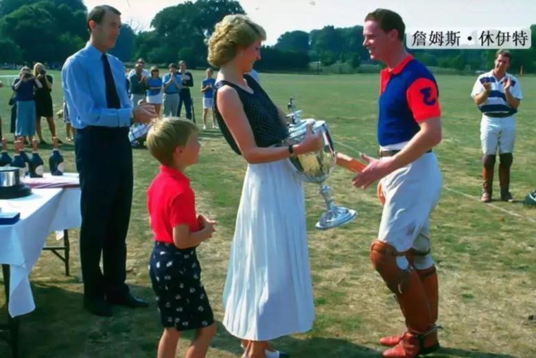 戴安娜的2个著名情人：一个用她挣钱为她自杀，一个陪她命丧黄泉