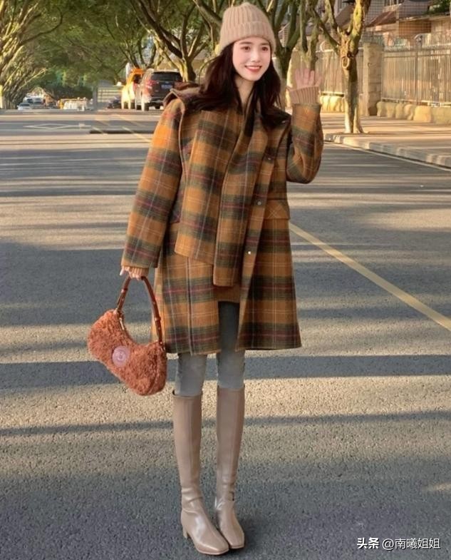 显脸小的帽子戴法,为什么有人戴帽子显脸大