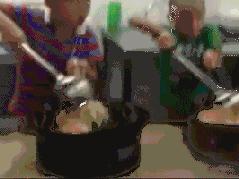 大学女老师上课关投影仪,女老师上课忘记投屏