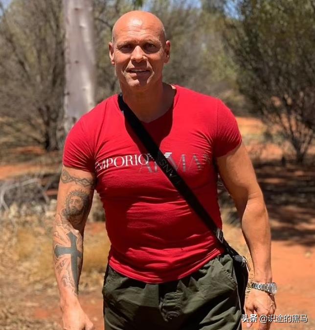 53岁退役球员，参加真人秀跳水，不小心把蛋摔碎，医生建议切除