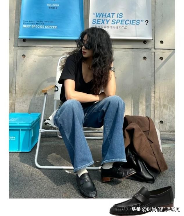 比运动鞋百搭、比小白鞋时髦，今夏“乐福鞋”火了！这样搭真高级