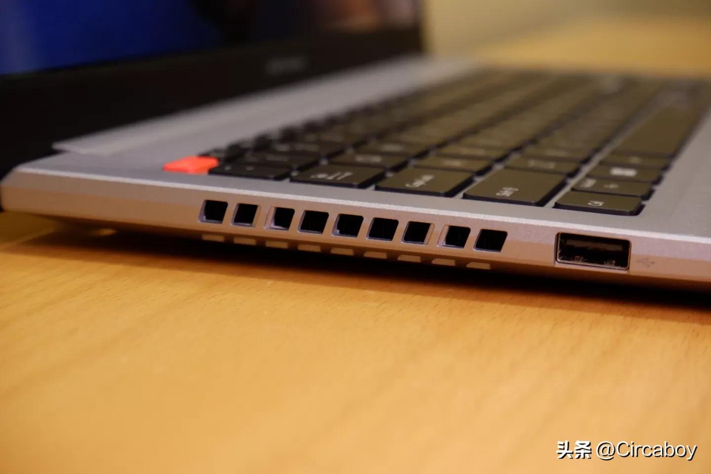 华硕无双电脑后盖拆卸方法,华硕无双电脑新机使用教程