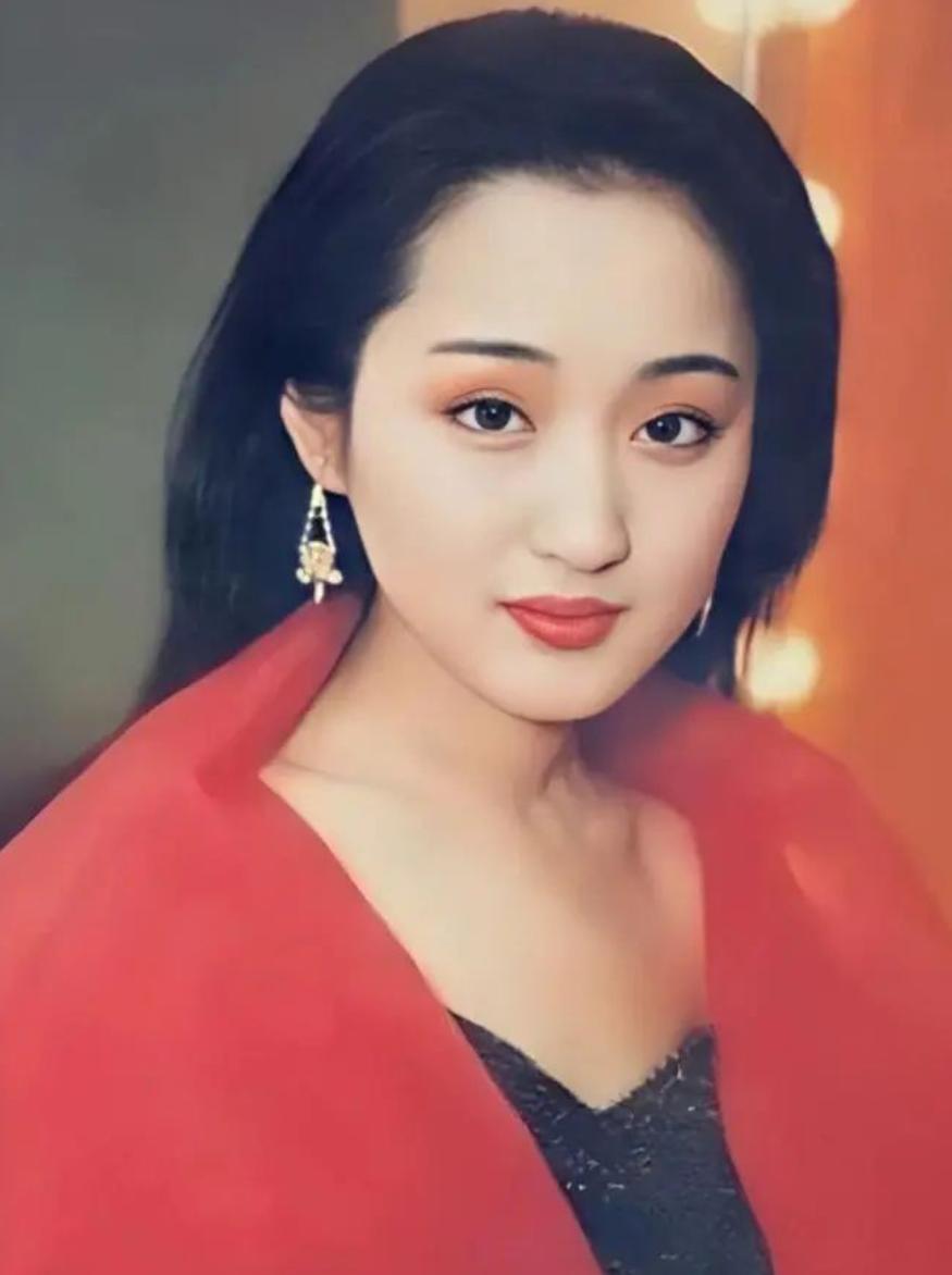 回顾：毁在*昌星赖**手里的两位女星，一个当红演员，一个甜歌天后