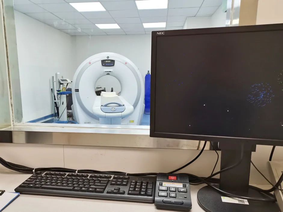 猫咪卖萌是什么心理,猫咪卖萌为什么会瞳孔变大