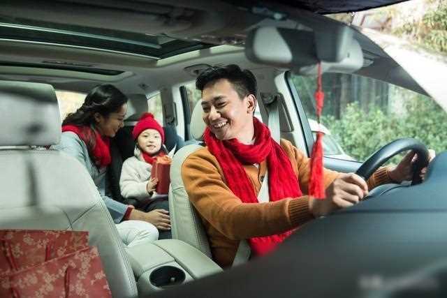 江苏女子结婚当天,女子结婚当天婆婆带孩子坐床