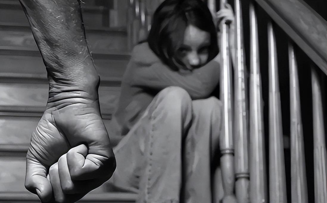 电击殴打*虐性**！盈利400亿的“人间炼狱”，竟是家长亲手打造的