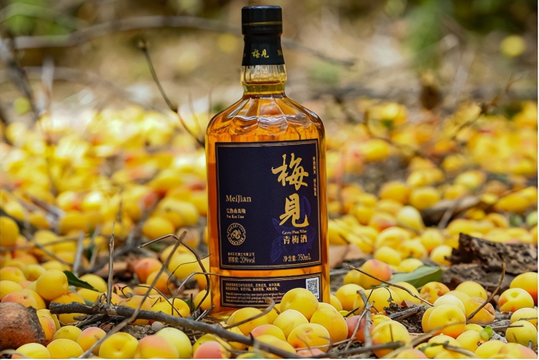年轻人喜欢喝的微醺酒，能比得上白酒吗？盘点3款好喝的低度果酒