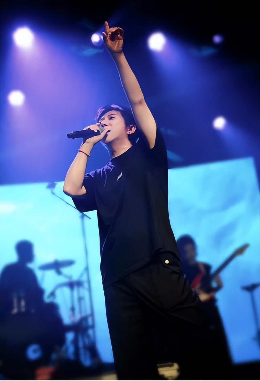 胡海泉新歌发布,追梦人胡海泉完整版