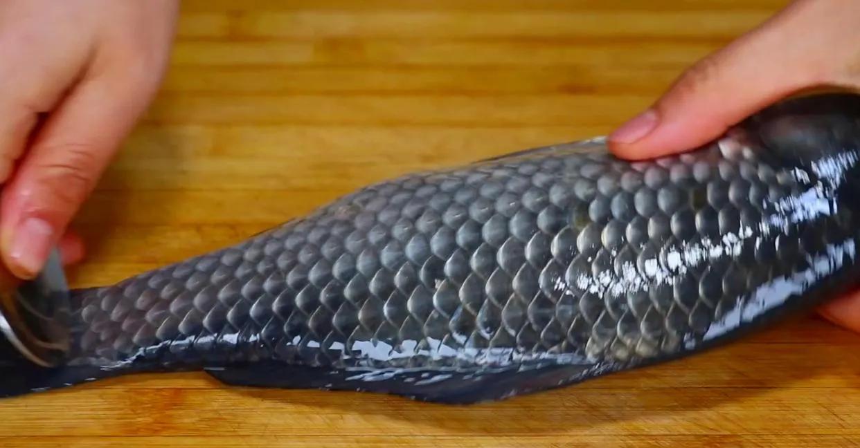 怎样清除剑鱼的鱼鳞,手上的鱼鳞怎么清除