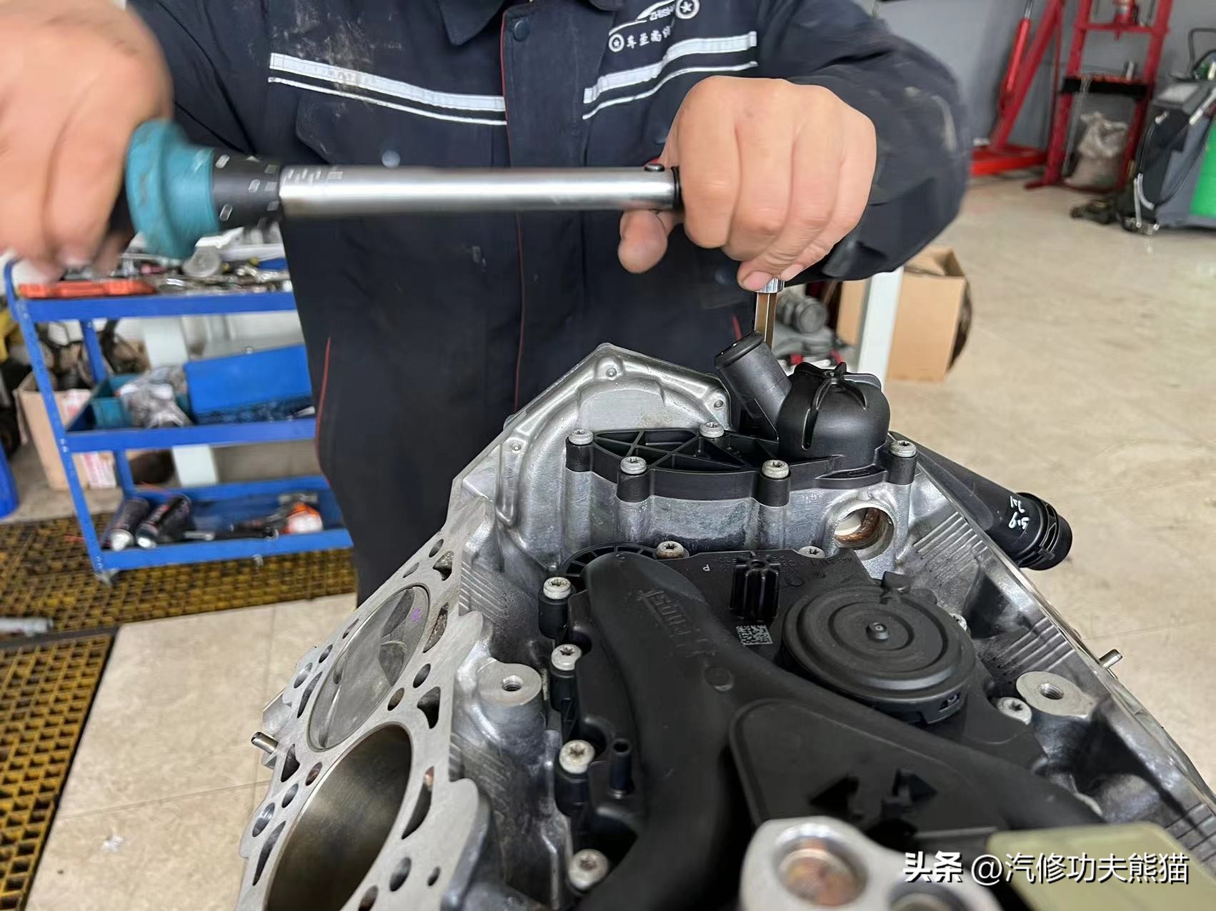 翻新60年前的奥迪,老车翻新奥迪a6发动机