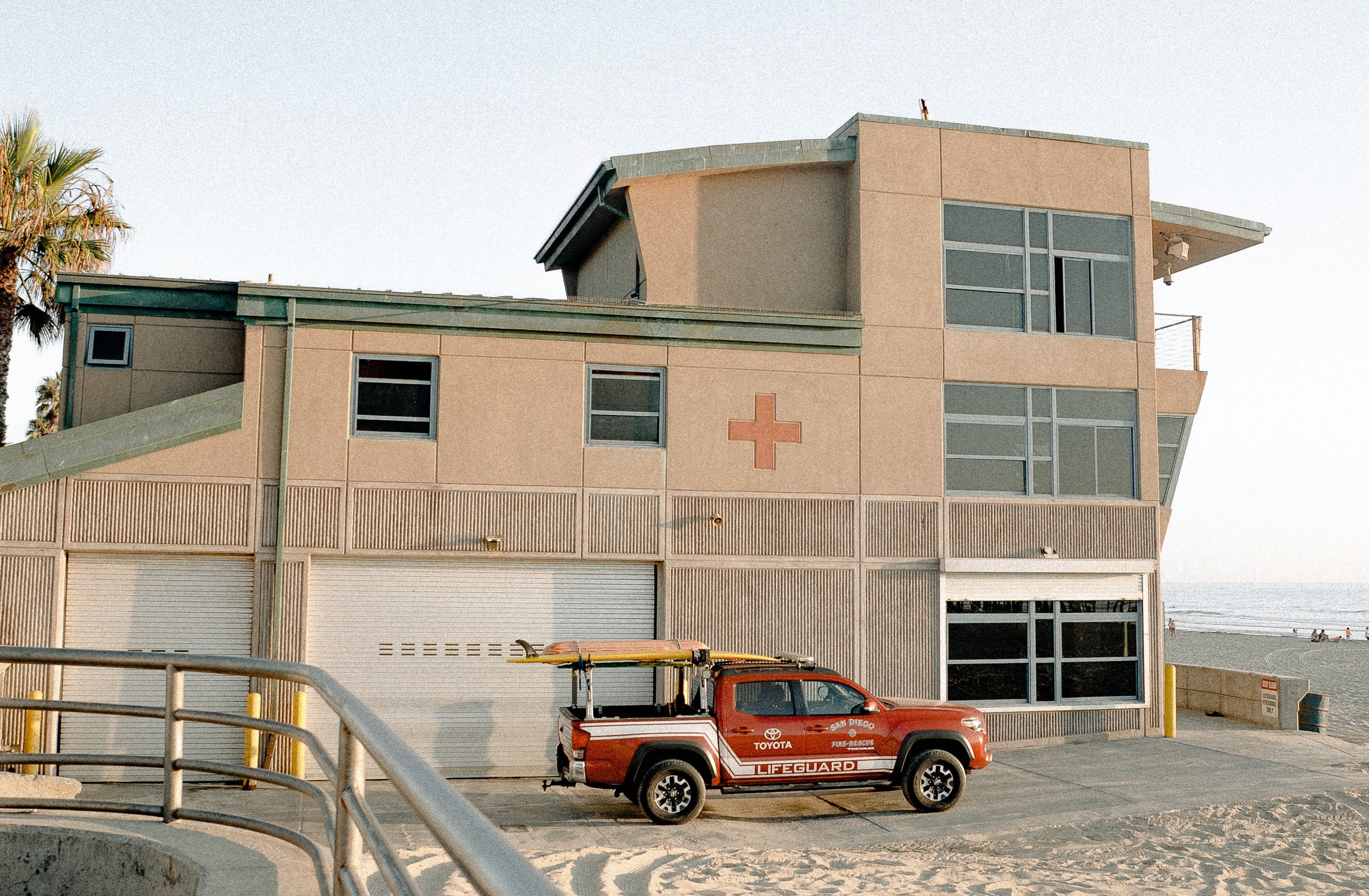 患癌找肿瘤医院还是综合医院,肿瘤医院和综合医院