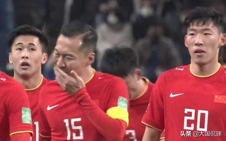 国足1比3越南赛后李霄鹏采访,国足vs越南1比3惨败李霄鹏