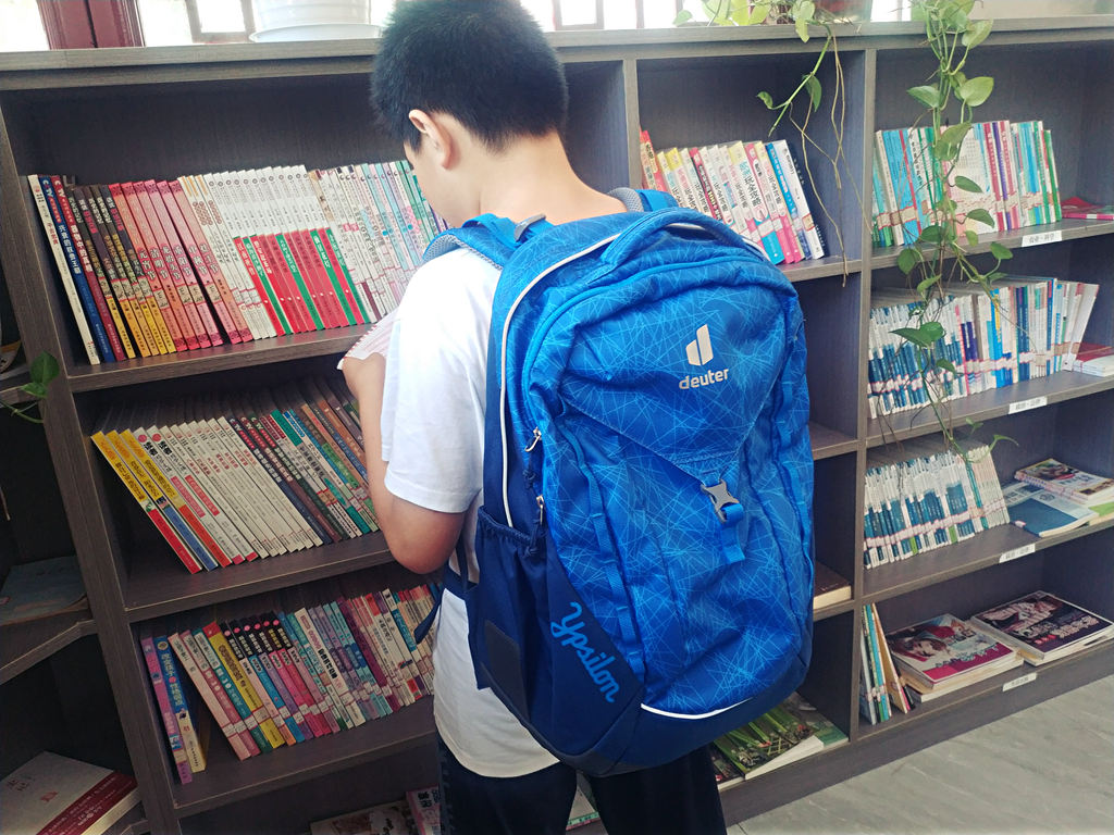 保护脊柱,健康成长:多特(Deuter)Ypsilon优习护脊中学生书包