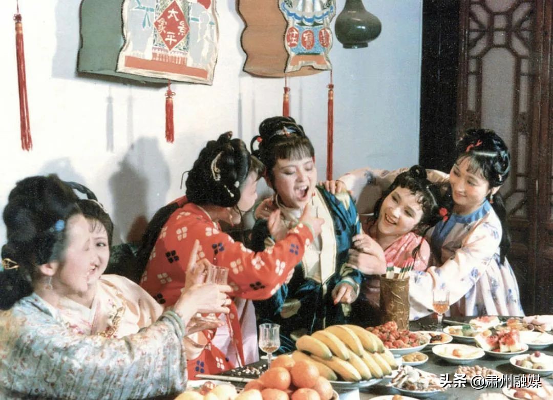 红楼梦惊艳旧照,红楼梦最惊艳的一个细节