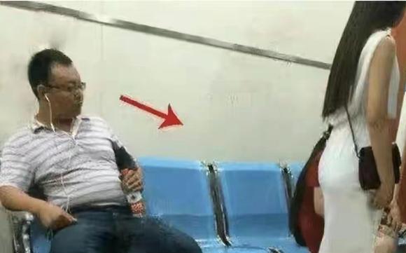 摄影师收入过万有多难,摄影师月入过万的多吗