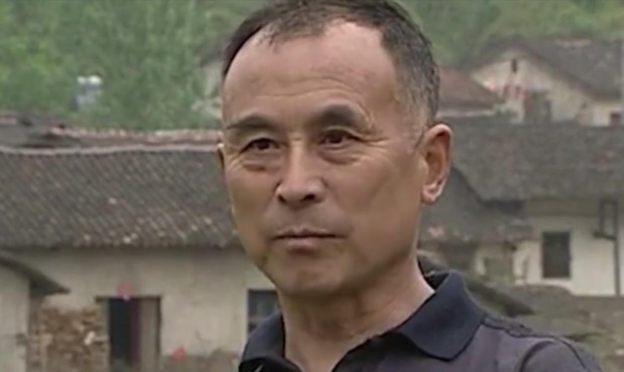 母猪生豹纹猪仔,母猪生下豹纹怪猪