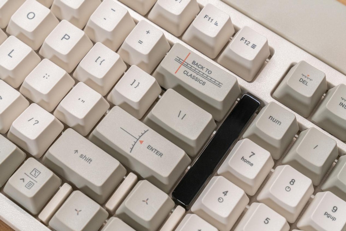 洛斐透明磨砂键盘测评,lofree洛斐机械键盘套装