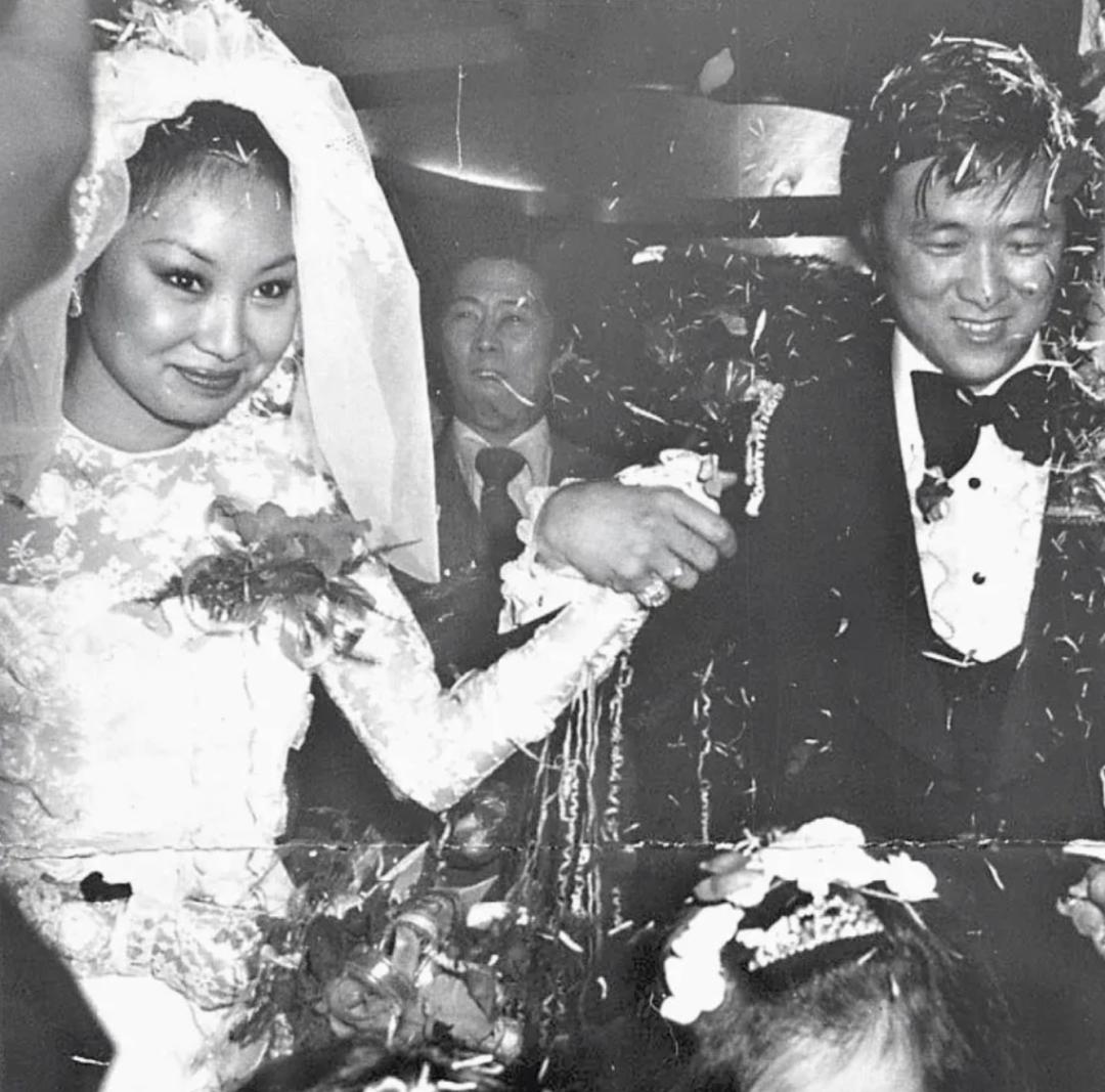 恋人妻、追青霞、混黑道、建豪宅，“武侠片之父”的江湖往事……