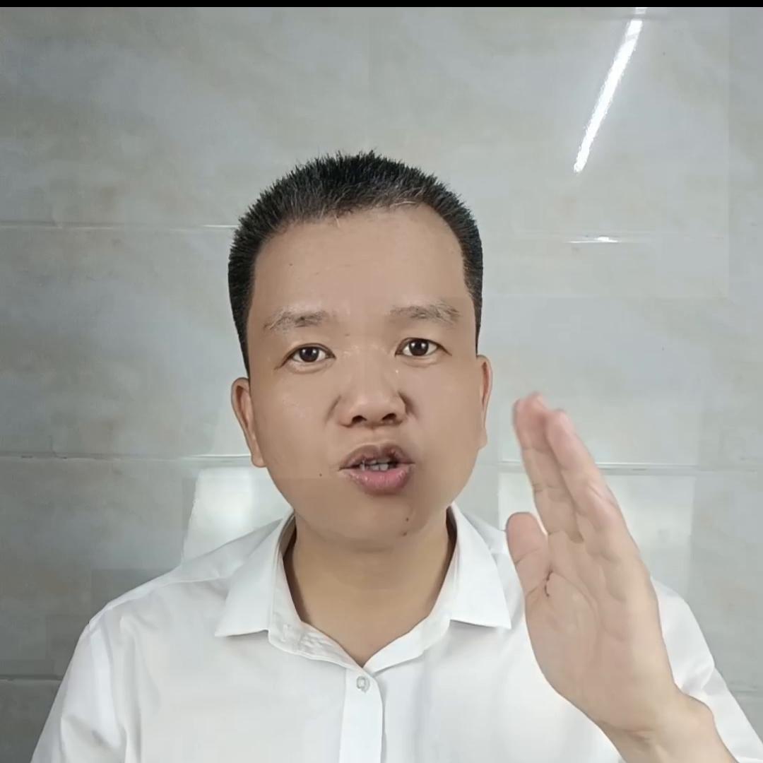 有些小朋友头上突然很痒。把头都挠破了。原来有头虱，用了...