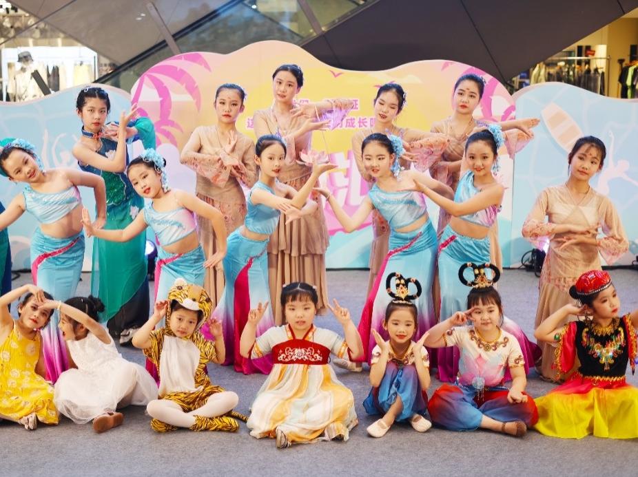 舞蹈表演培训推荐哪家,舞蹈机构还是舞蹈学校