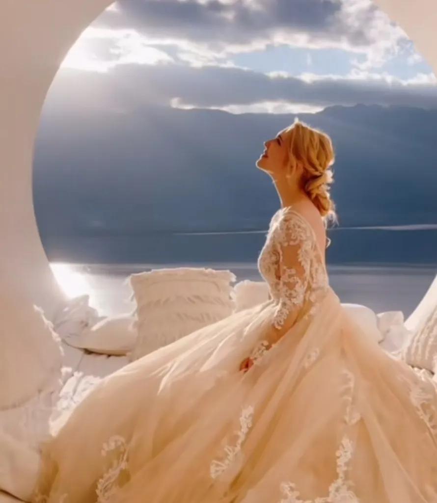 90后波兰美女远嫁山西，会五国语言，骑摩托车环游世界，又酷又美