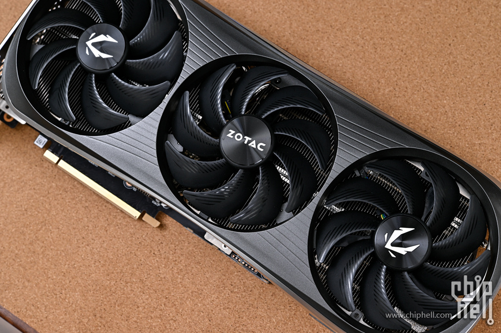 rogmaximusz790hero瑁呮満,rogz790darkhero瑁呮満