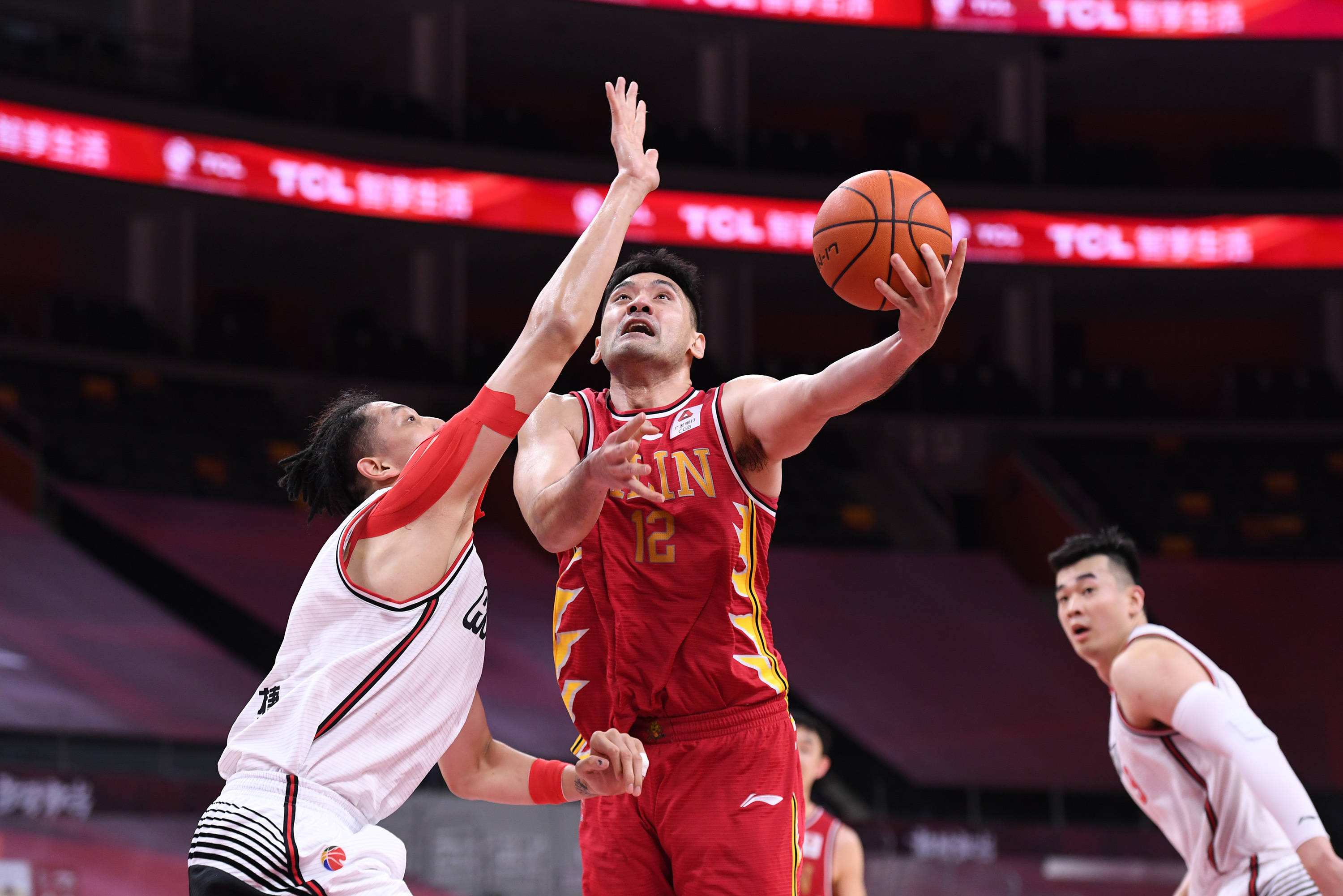 2021-2022赛季cba抢断王,2016-2017cba赵继伟绝杀