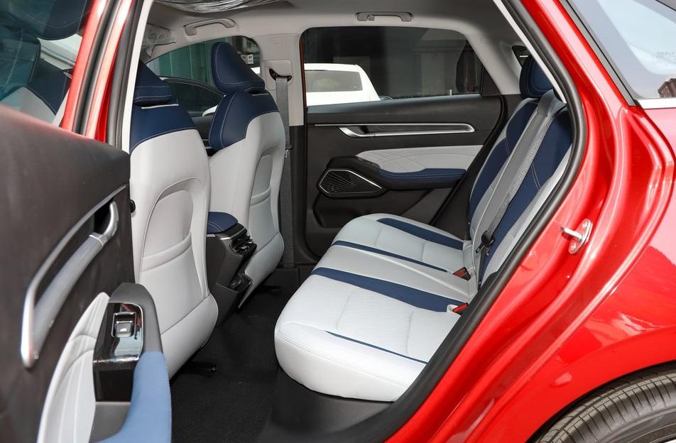 7万左右自动挡省油两厢车,7万左右自动挡省油新车