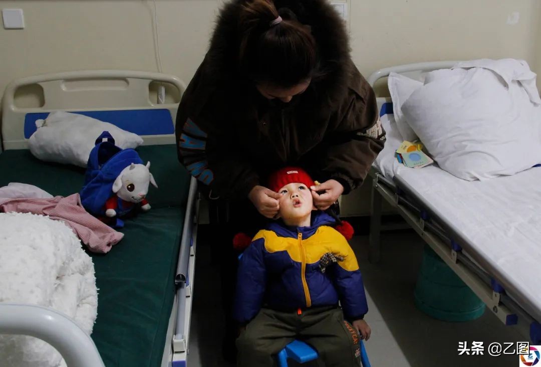 3岁孩子基因突变有什么症状,男童基因变异3年后