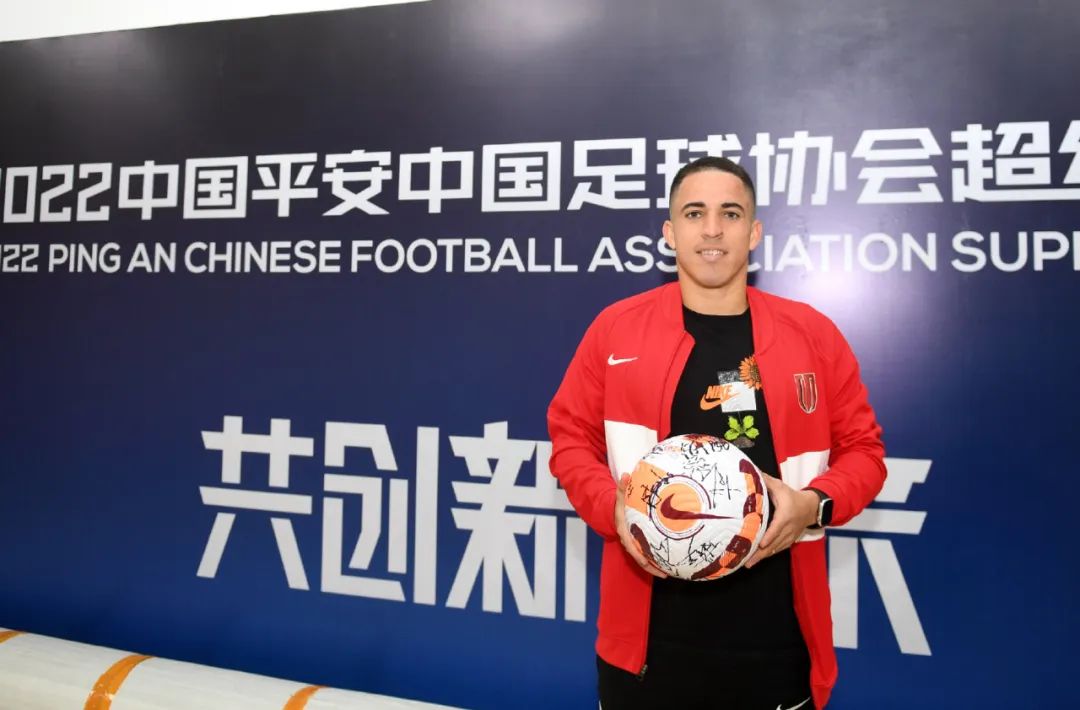 罗慕洛时隔308天重返中超,足坛新星帽子戏法