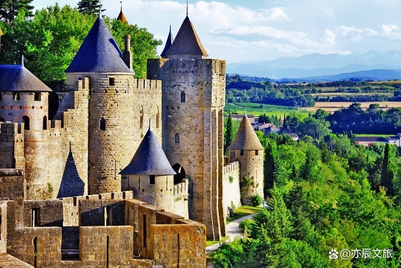 必去的法国旅游胜地,法国十大旅游景点视频