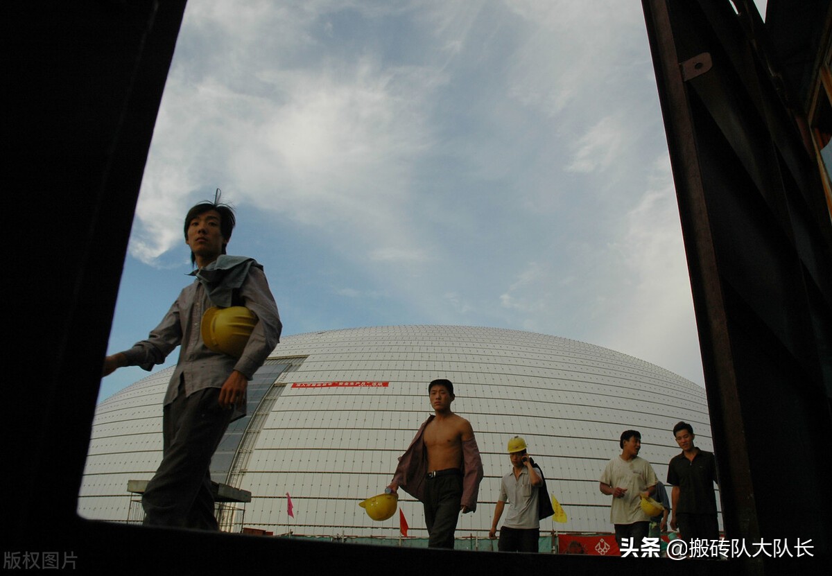 开发商躺平！建筑行业内卷！2022年后半年，行业发展有无转机？