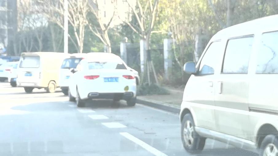 买一年的车车漆就老化,喵哥说车车漆修复