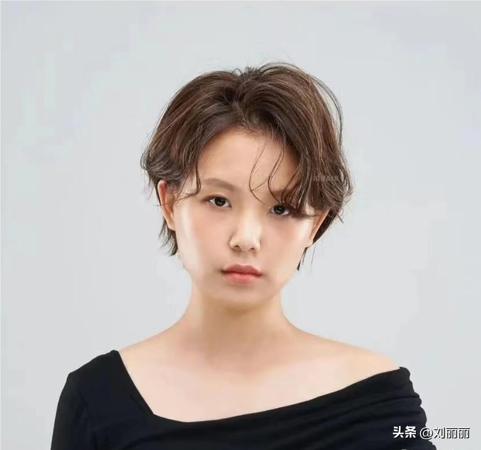 一分钟就能搞定的流行发型太美了,最适合剪的20款发型