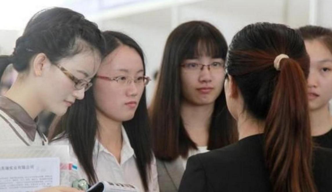 目前大学热门就业专业排名,越老越吃香的专科专业