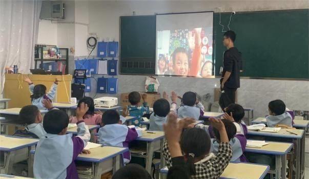 鐖卞績鑱旂洘娓╂殩鍓嶈,鐖卞績鑱旂洘琛屽攼鍚槑涓