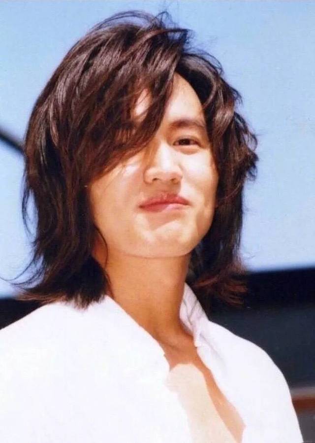 五位留长发的男明星最后一位最帅,七位又酷又帅的男明星