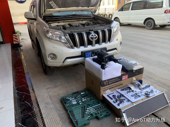 丰田普拉多2700到底肉不肉,丰田普拉多2700价格油耗