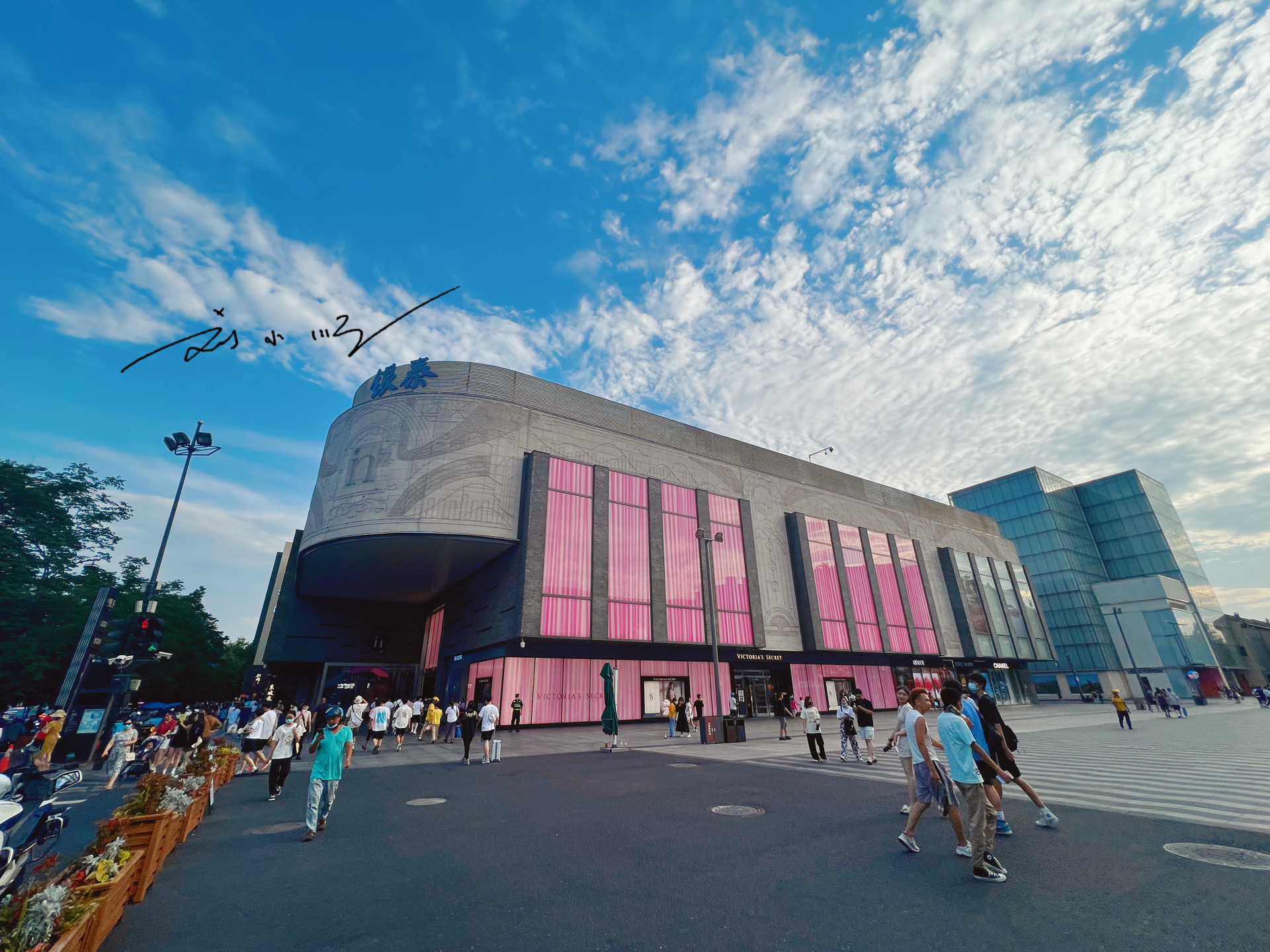 杭州西湖附近著名商业街,杭州西湖风景商场