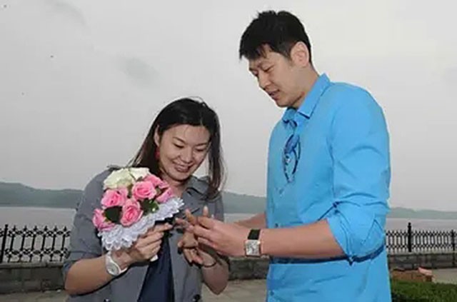 莫科周雅菲照顾王凡父母,八一女篮王凡死因详细