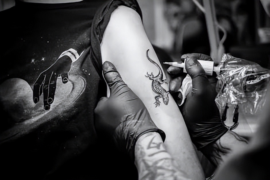 纹身到底是什么感觉,纹身是种什么样的感觉