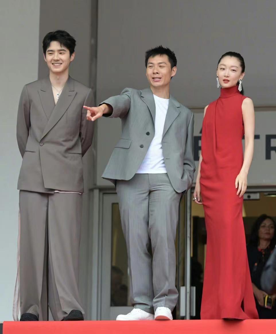 周冬雨面相分析,周冬雨早期后期面相