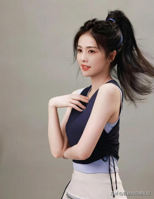 成人扎发显脸小简单款好看,告别披头散发扎发其实最时髦减龄