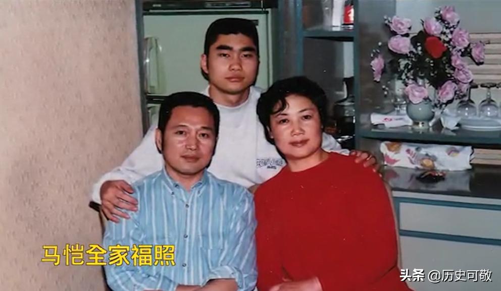 2003年美国伊拉克战争,中国小伙去美国被美国人骂穷