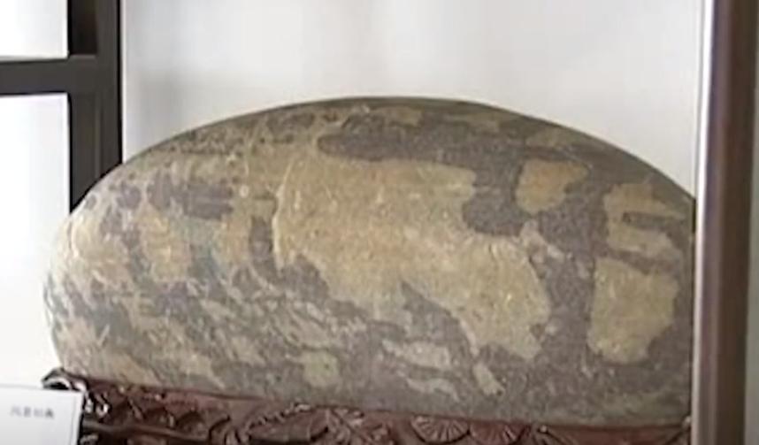 重庆男子双手竟能点石成金，将5块钱的石头转卖上万，如何做到的