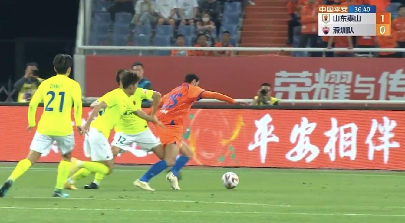 费莱尼罚点球罚进,费莱尼第三轮点球视频